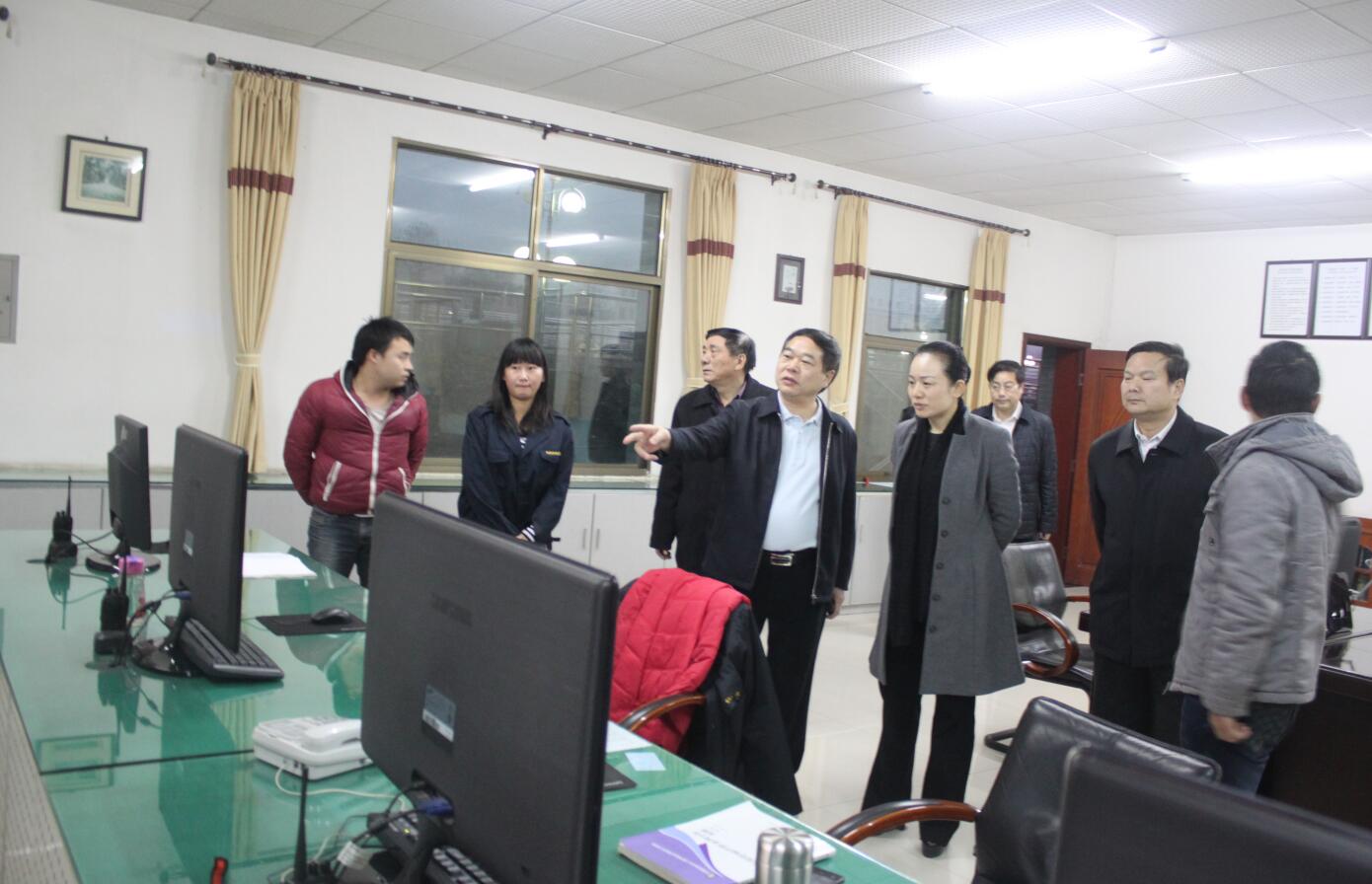 2014年1月，时任怀化市市长李晖莅临宝威（中国）调研.JPG